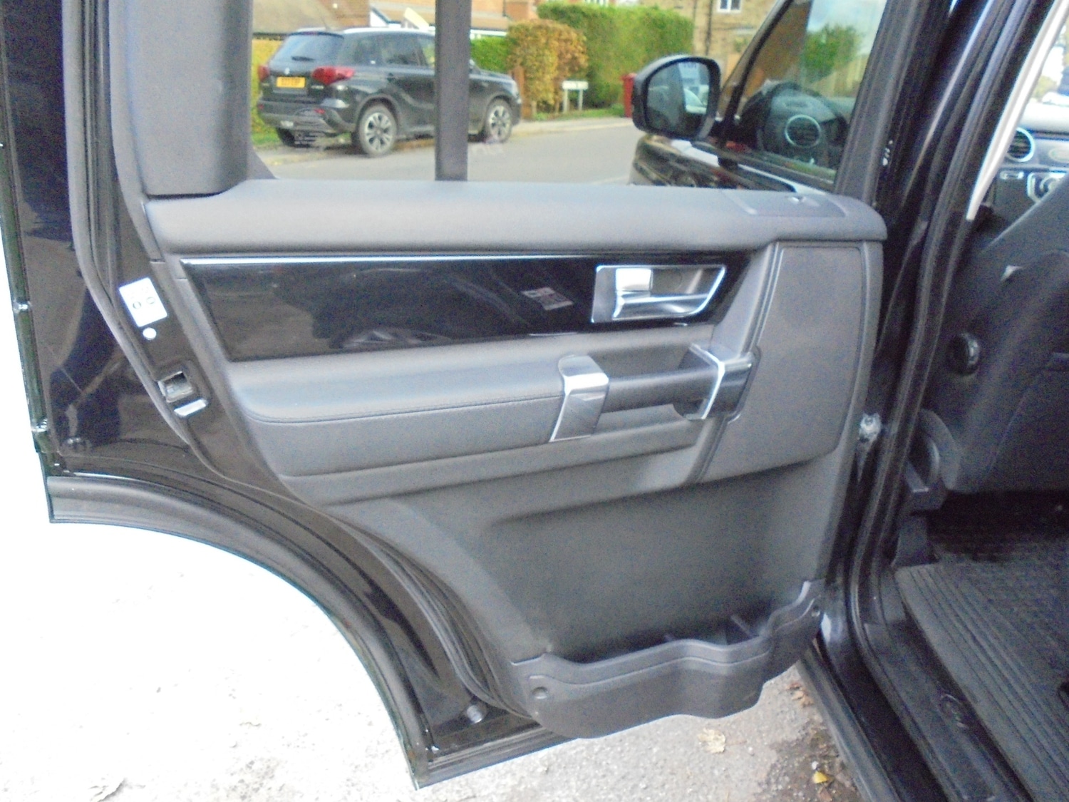 Used Land Rover Discovery 2015 for sale - 76363019: Photo 16