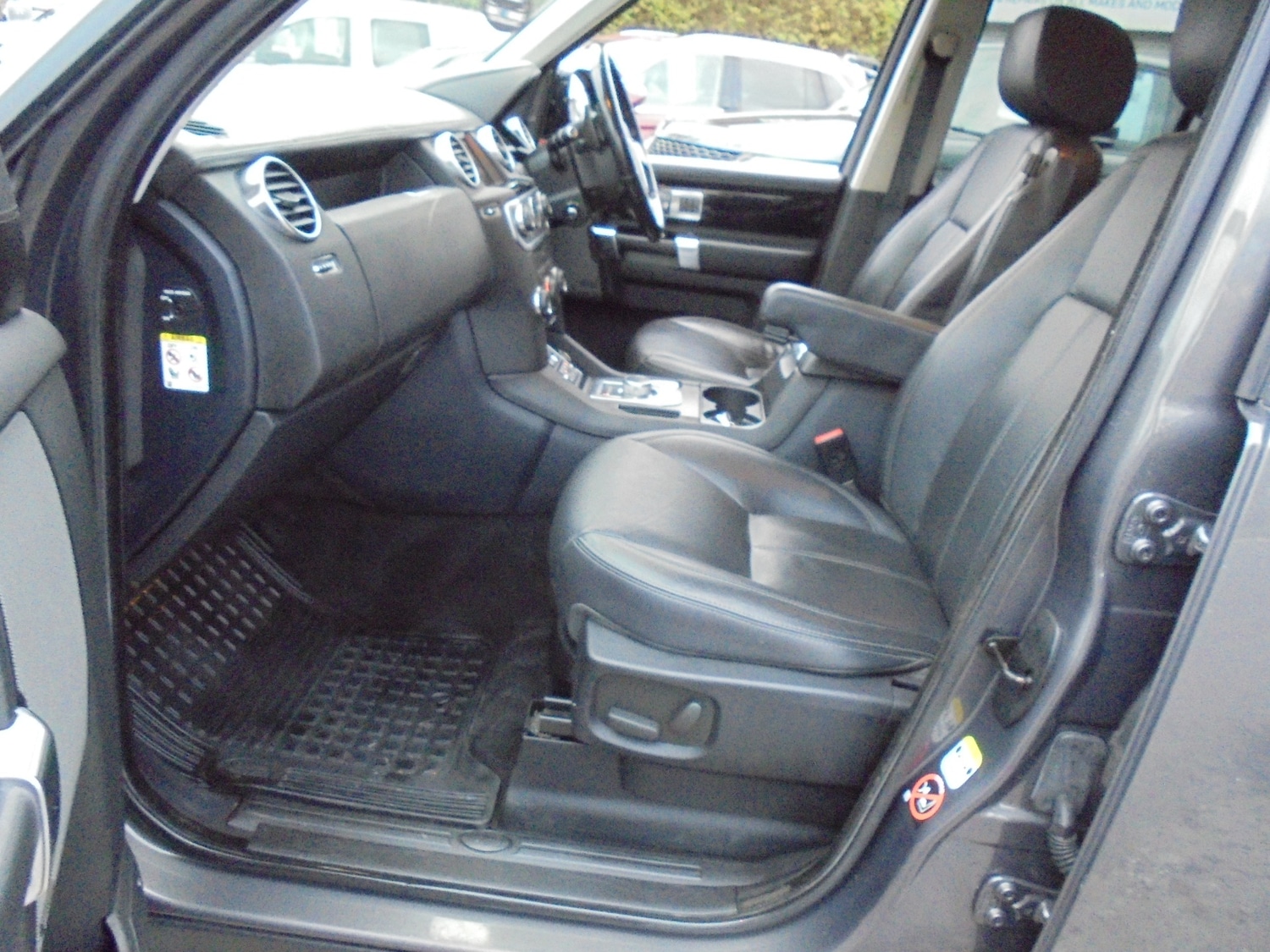 Used Land Rover Discovery 2016 for sale - 76932198: Photo 15