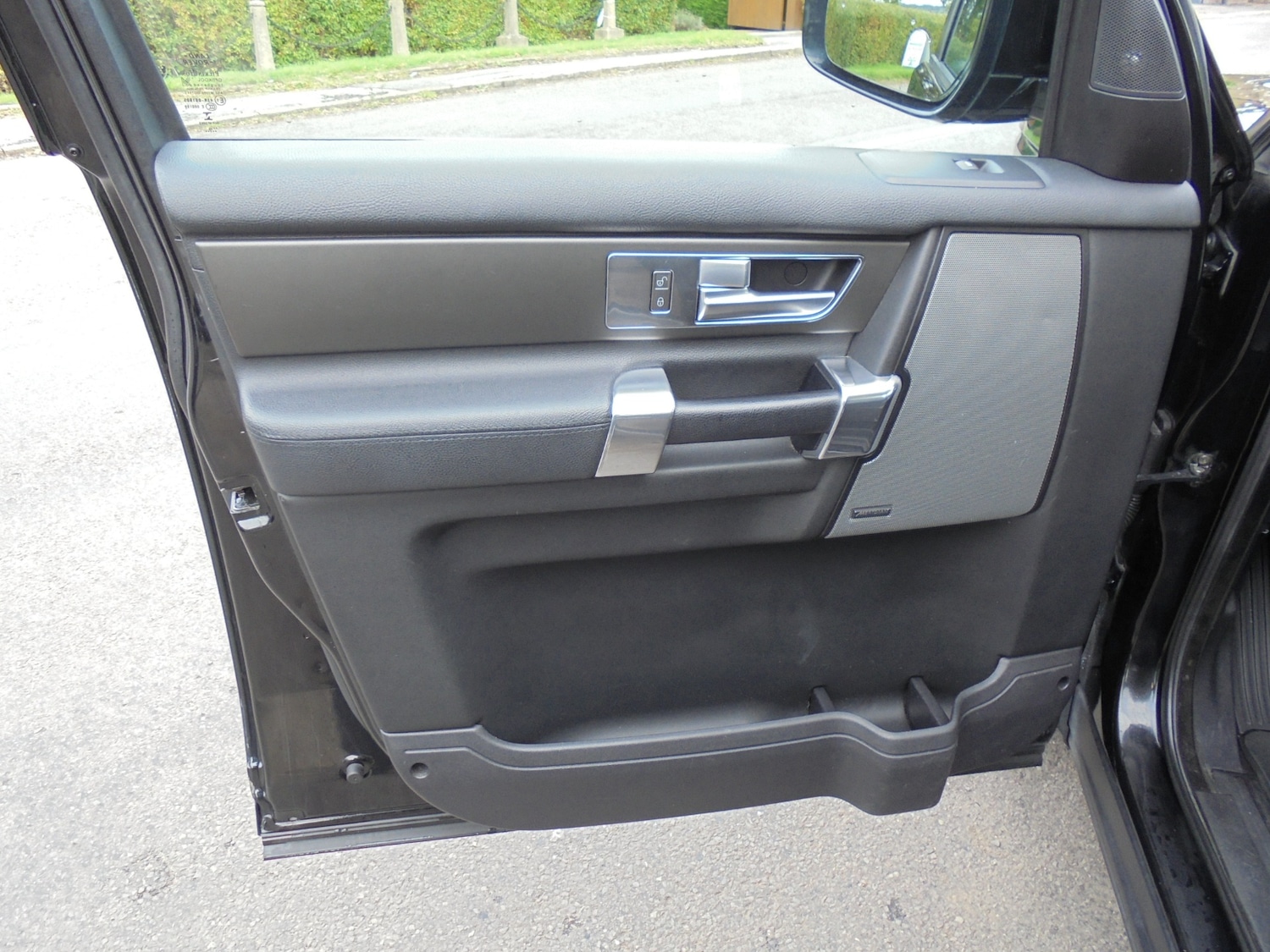 Used Land Rover Discovery 2015 for sale - 76205319: Photo 12