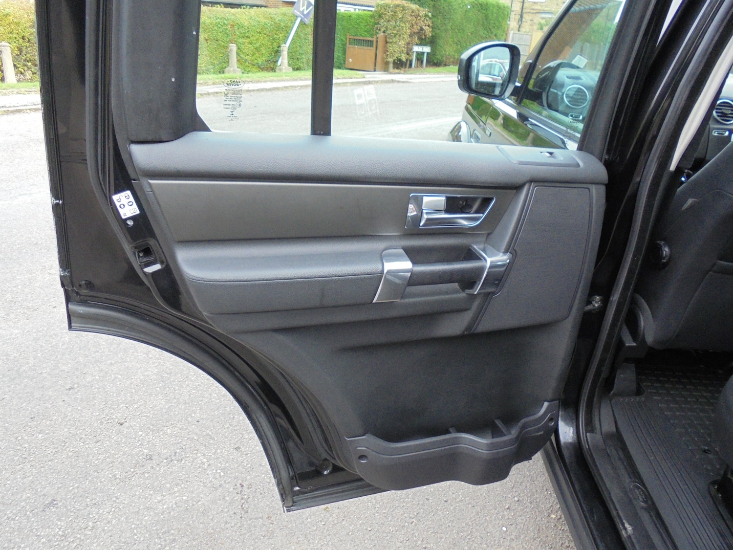 Used Land Rover Discovery 2015 for sale - 76205319: Photo 16