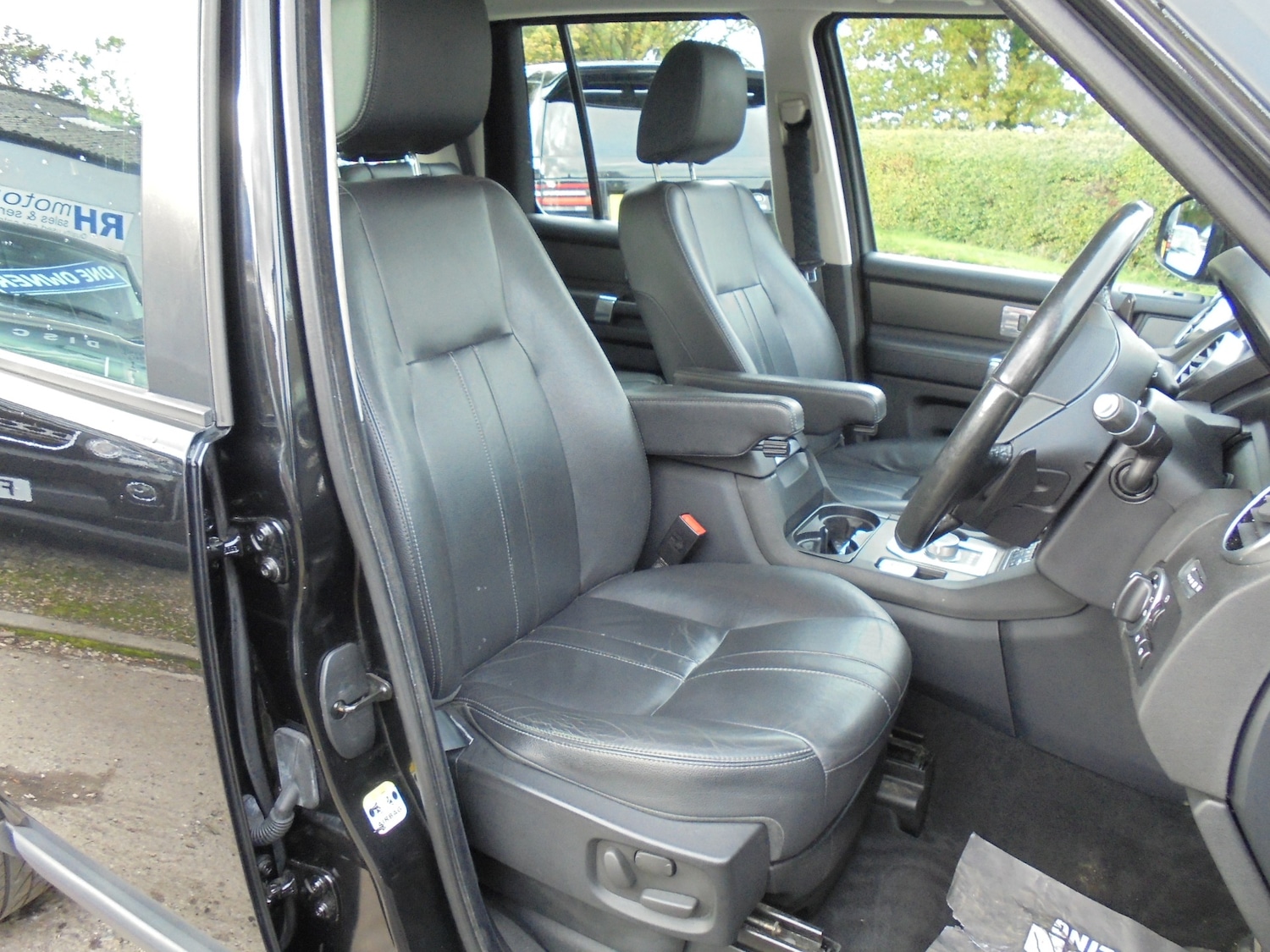 Used Land Rover Discovery 2015 for sale - 76205319: Photo 25