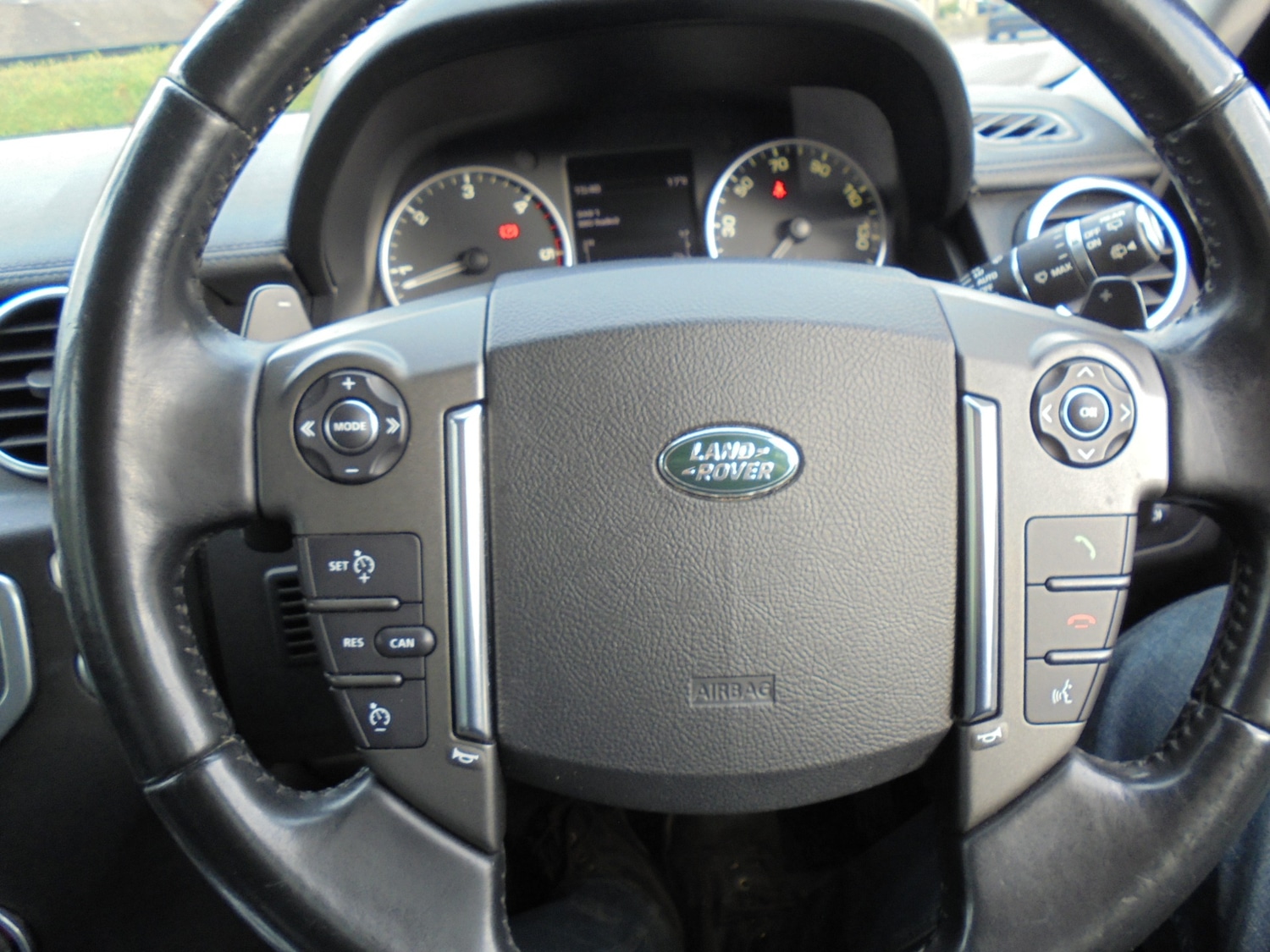 Used Land Rover Discovery 2015 for sale - 76205319: Photo 30