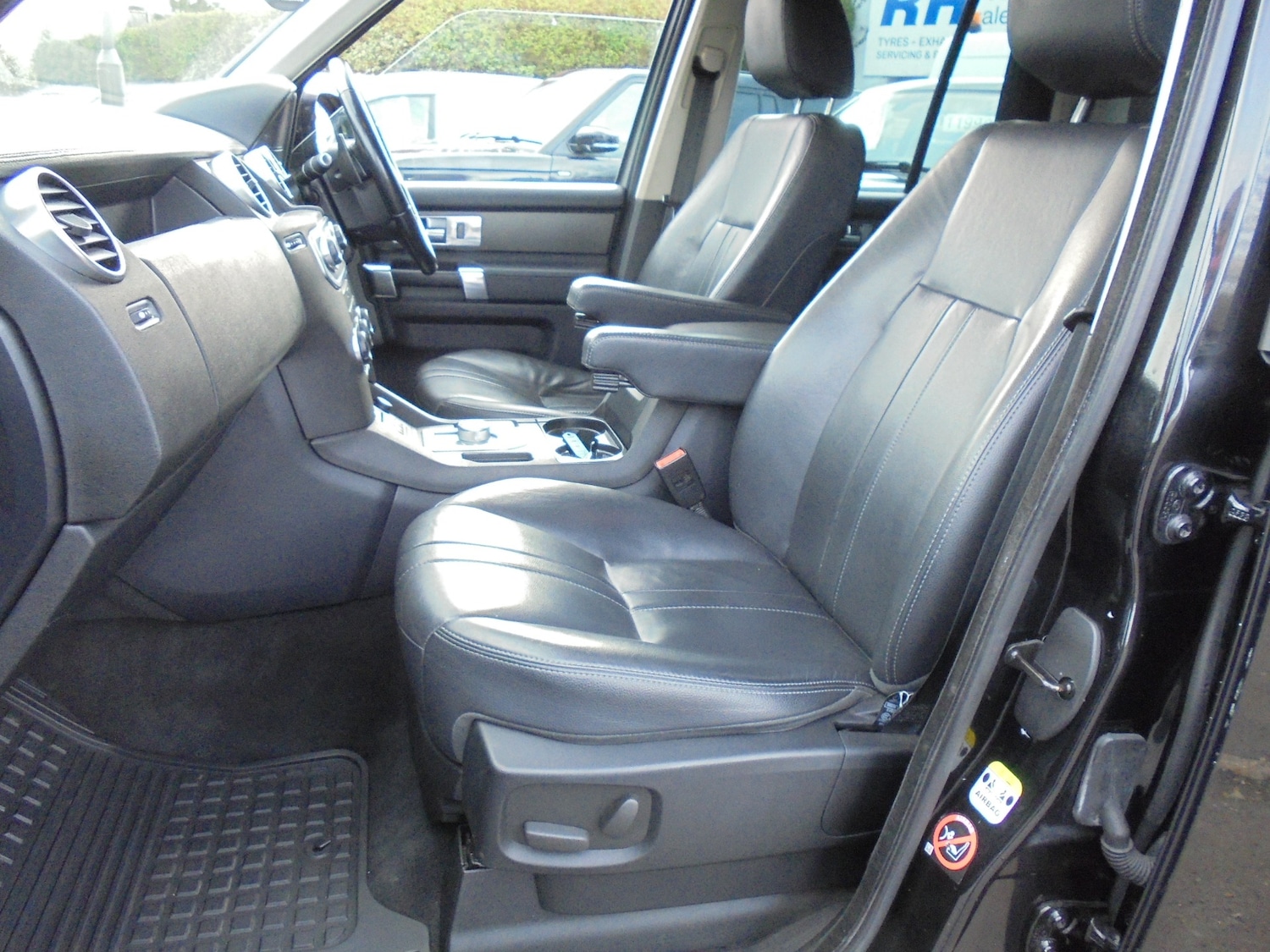 Used Land Rover Discovery 2015 for sale - 77656445: Photo 14