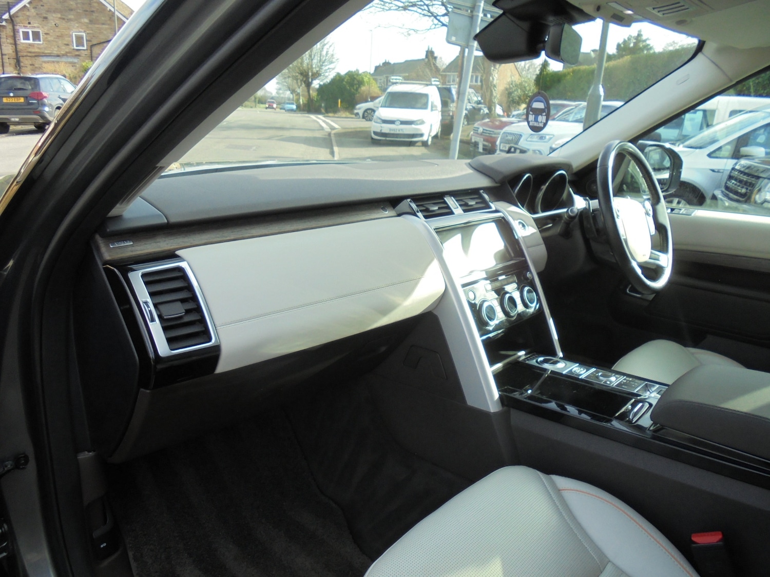 Used Land Rover Discovery 2017 for sale - 77656427: Photo 13