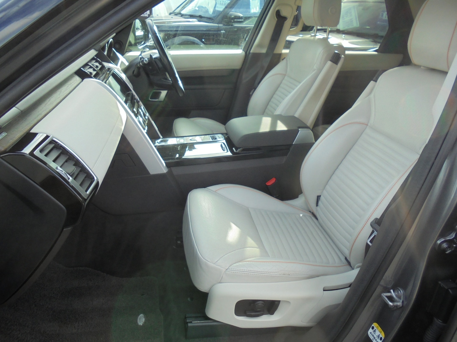 Used Land Rover Discovery 2017 for sale - 77656427: Photo 14