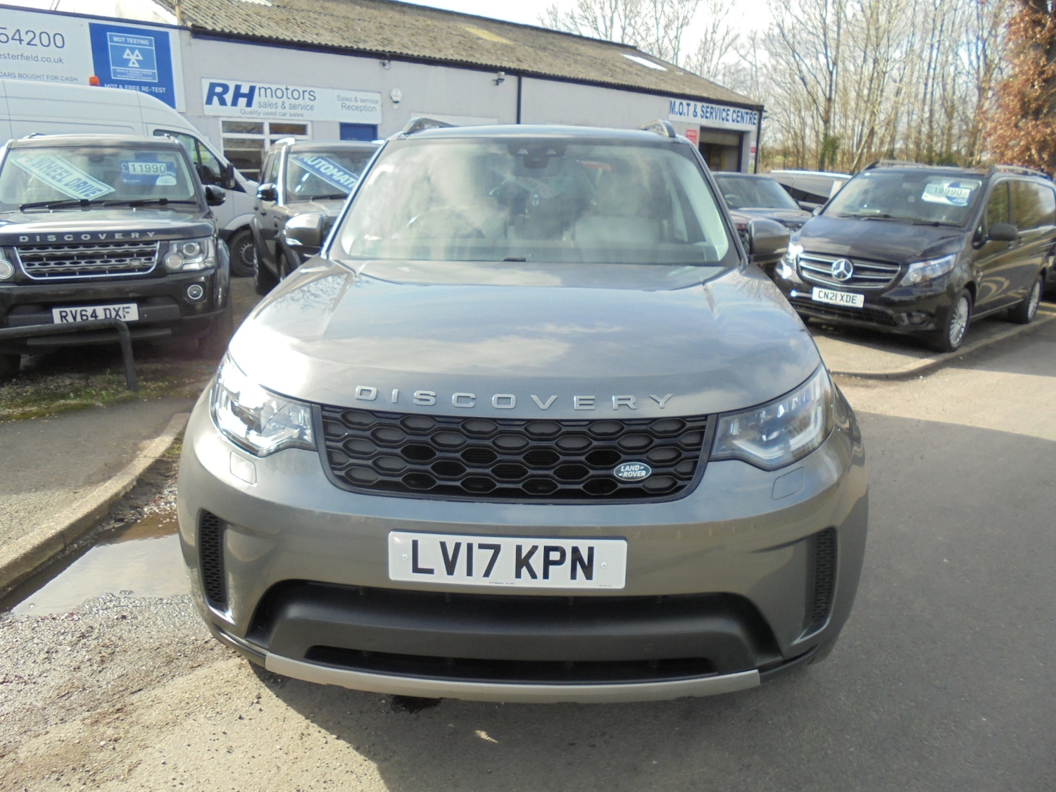 Used Land Rover Discovery 2017 for sale - 77656427: Photo 2