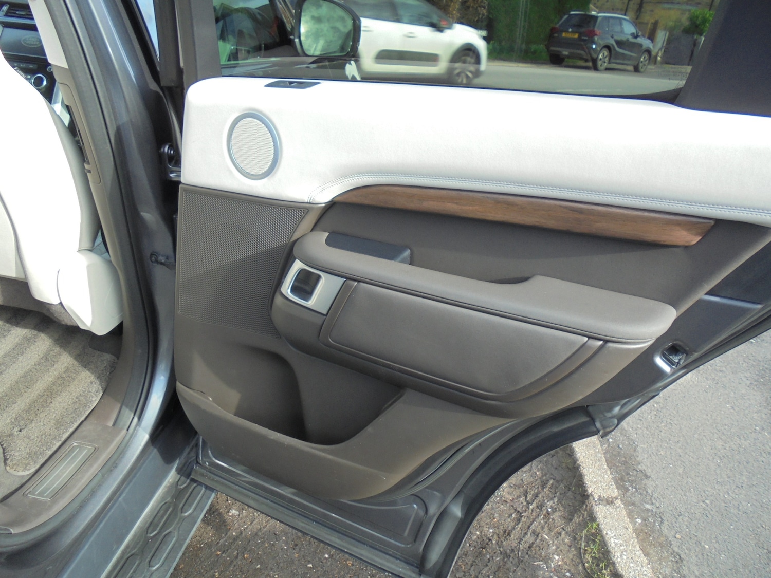 Used Land Rover Discovery 2017 for sale - 77656427: Photo 21