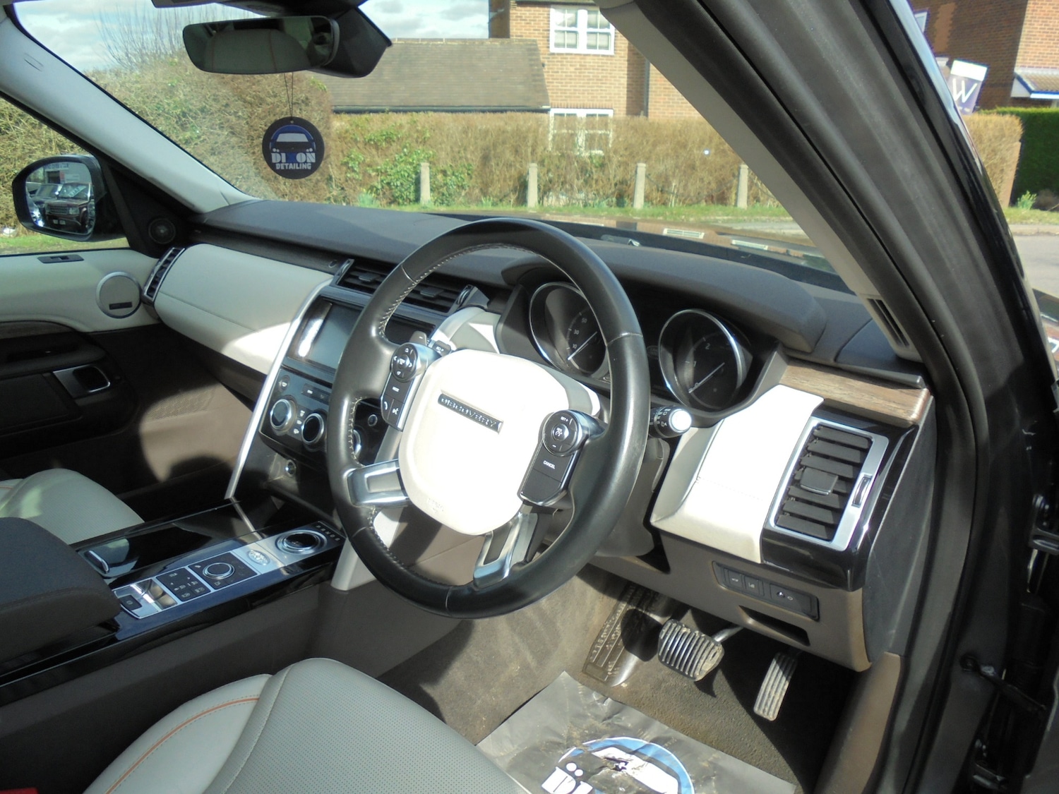 Used Land Rover Discovery 2017 for sale - 77656427: Photo 27