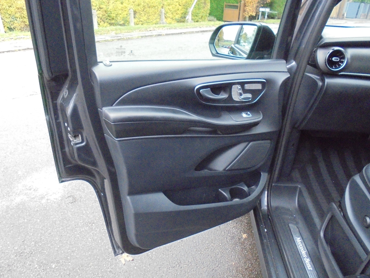 Used Mercedes-Benz V-Class 2020 for sale - 76541661: Photo 12