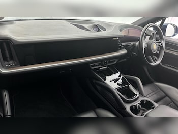 Used Porsche Cayenne 2023 for sale - 78627545: Photo