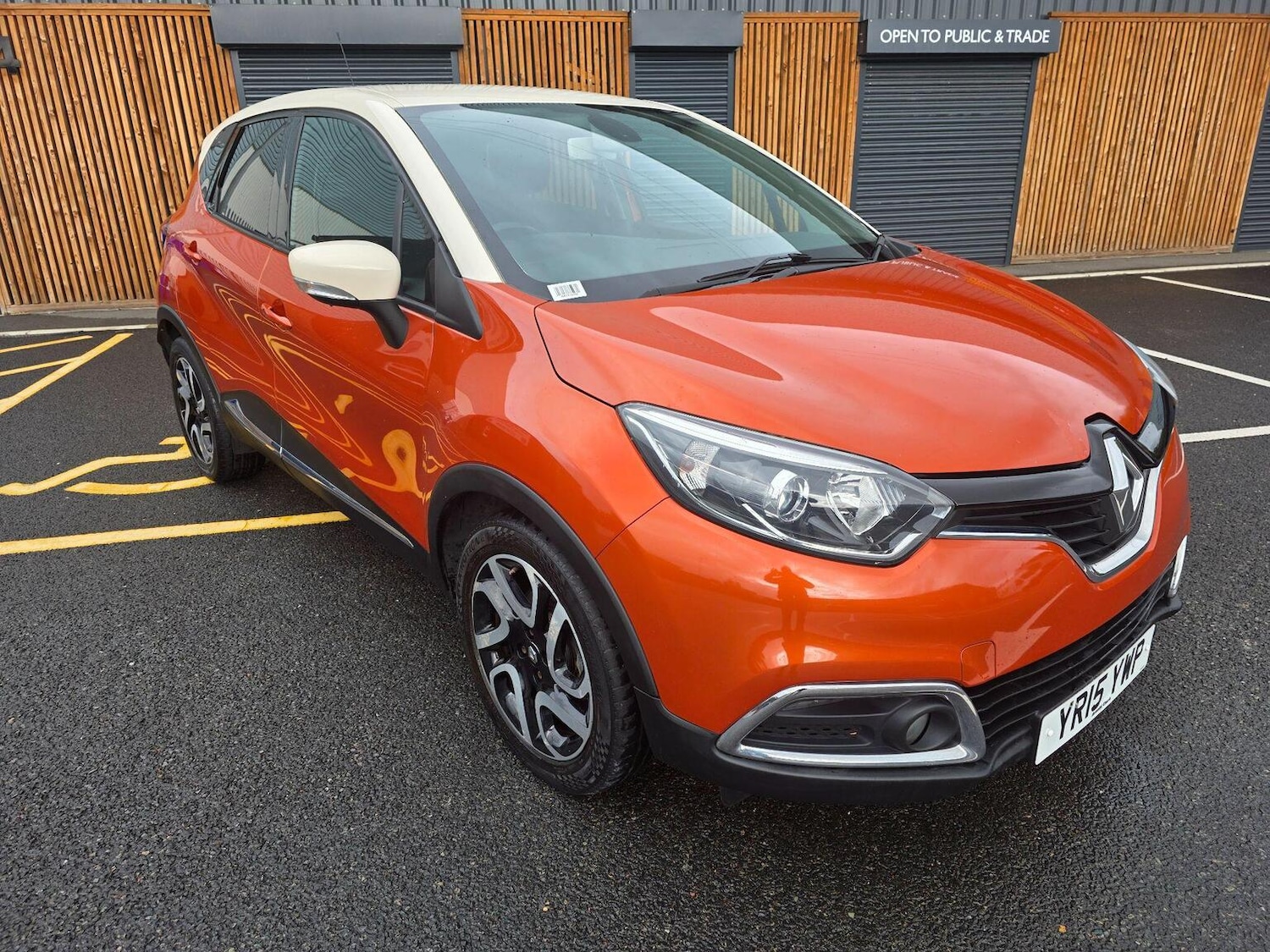 Used Renault Captur 2015 for sale - 77154436: Photo 1