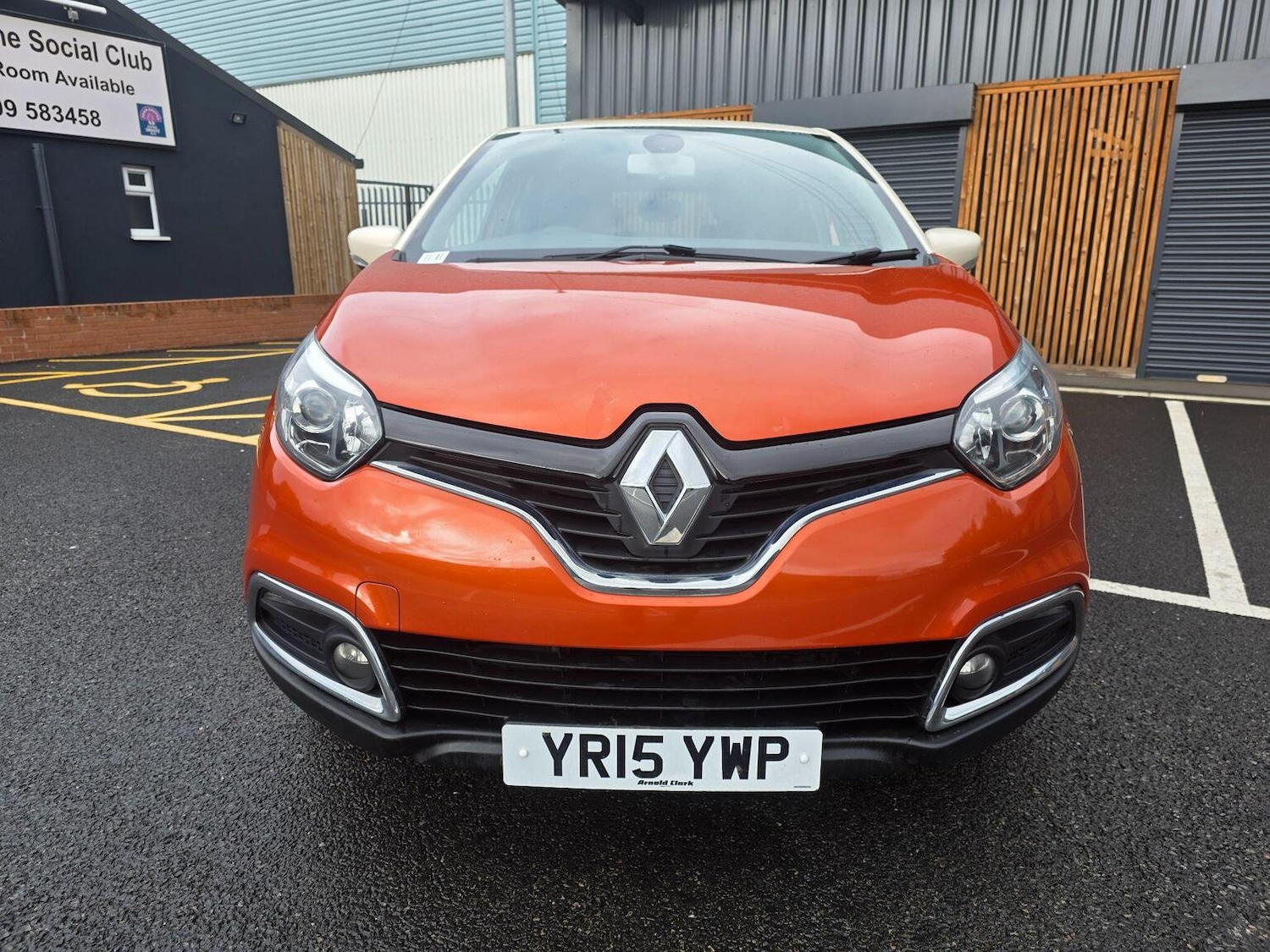 Used Renault Captur 2015 for sale - 77154436: Photo 2