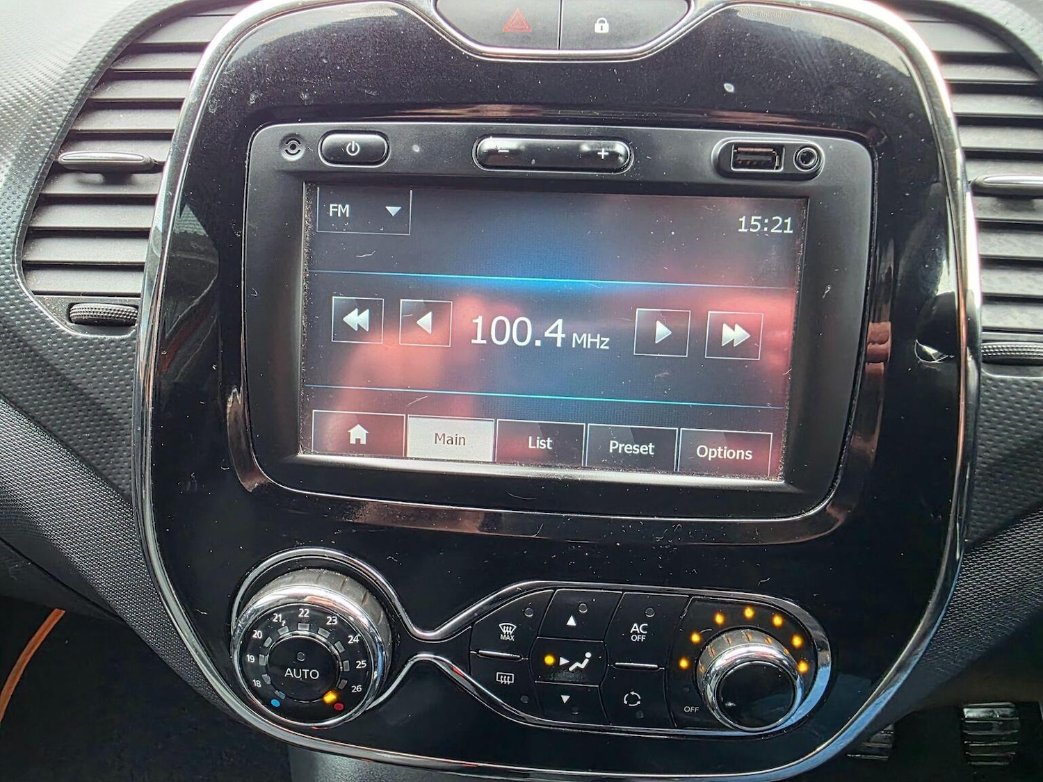 Used Renault Captur 2015 for sale - 77154436: Photo 29