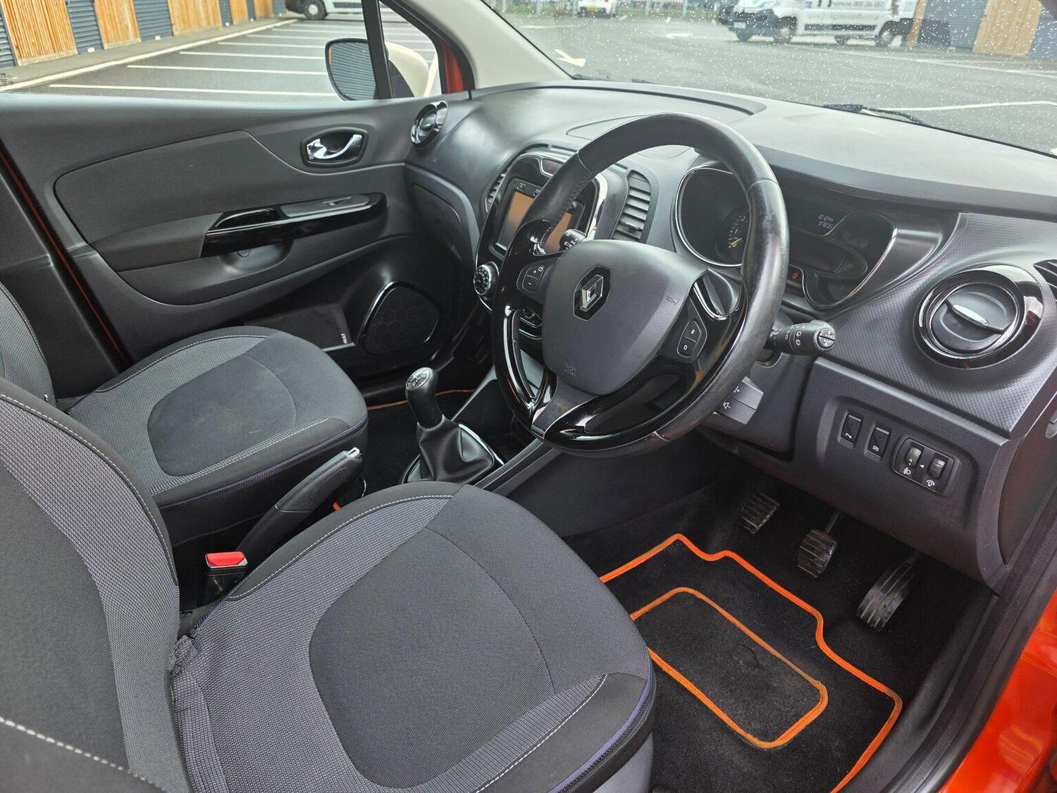 Used Renault Captur 2015 for sale - 77154436: Photo 48