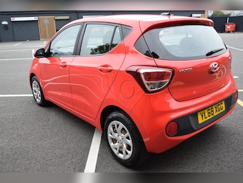Used Hyundai i10 2018 for sale - 77715053: Photo