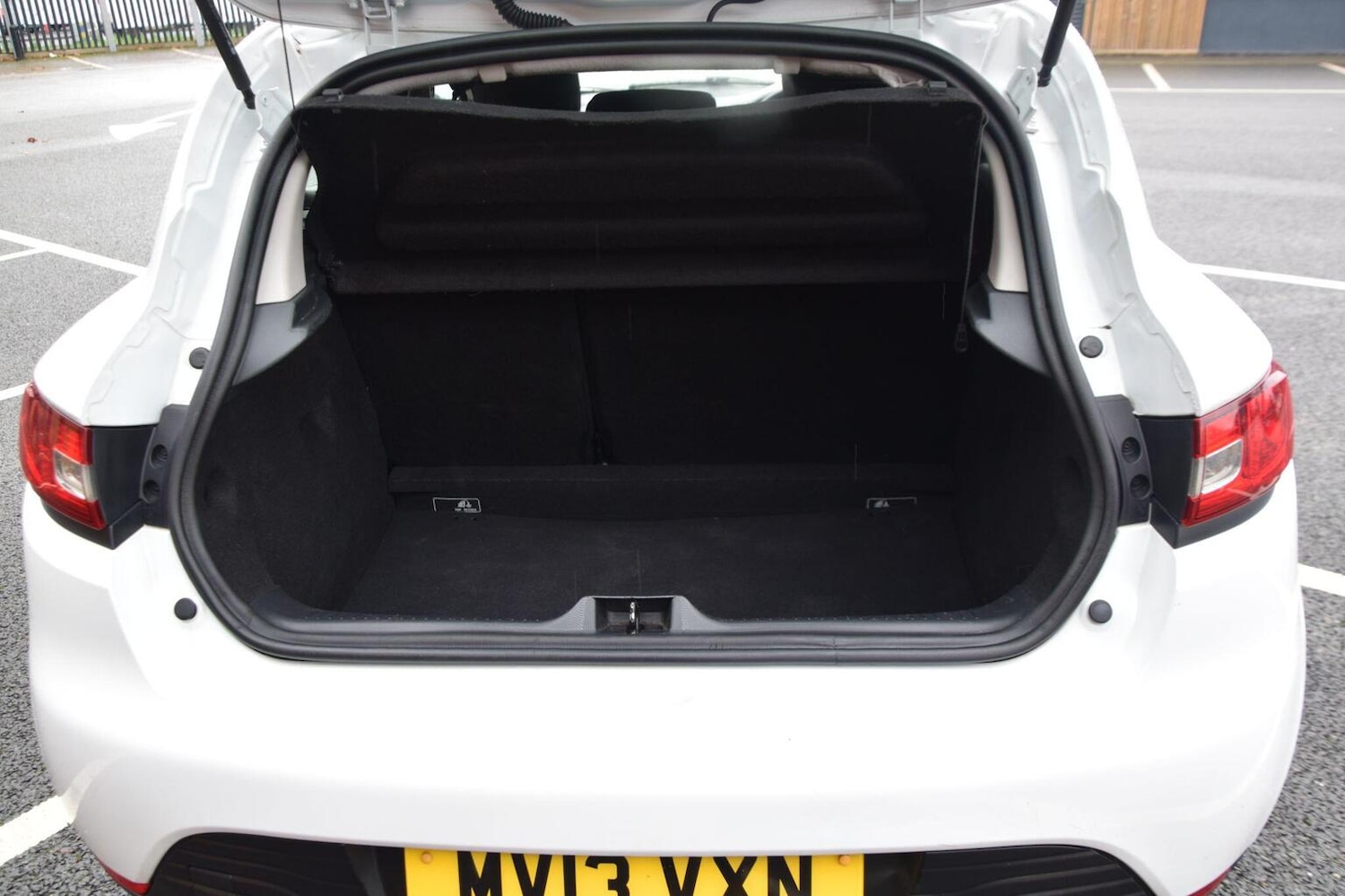 Used Renault Clio 2013 for sale - 77494664: Photo 42