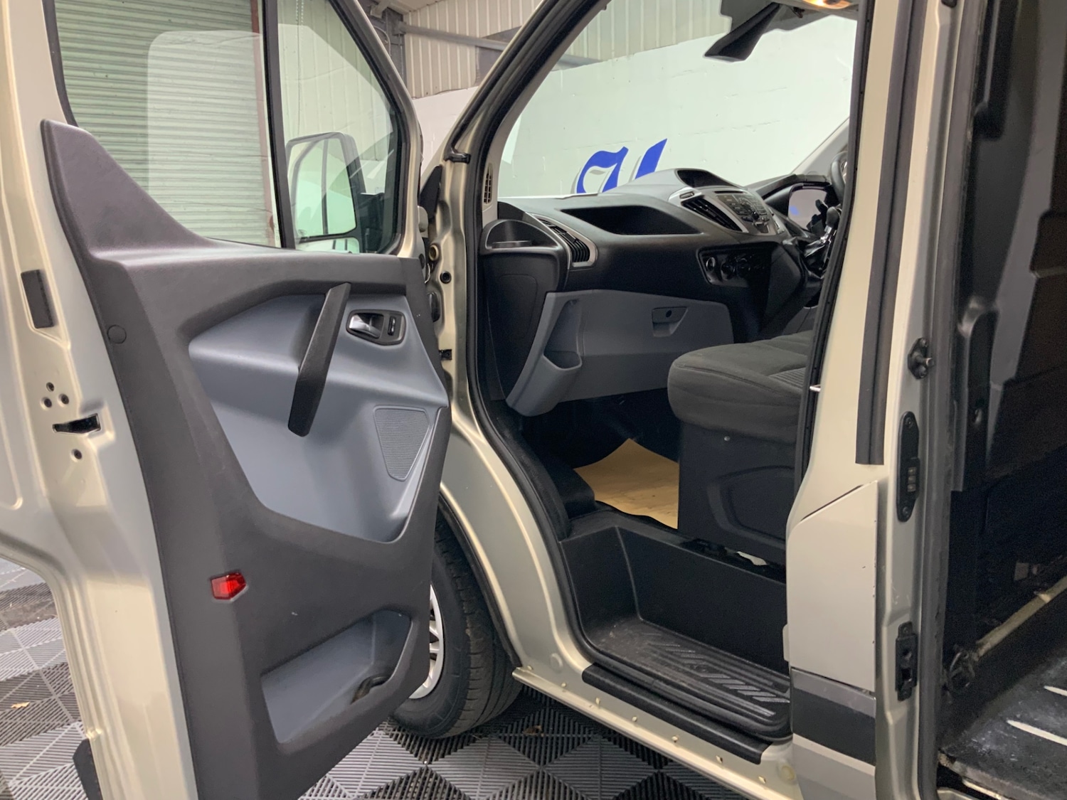 Used Ford Transit Custom 2013 for sale - 77963221: Photo 17