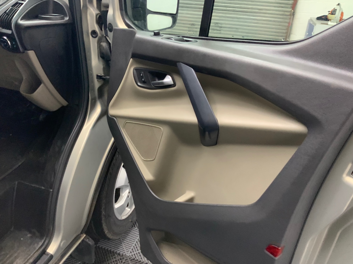 Used Ford Tourneo Custom 2016 for sale - 77001500: Photo 17