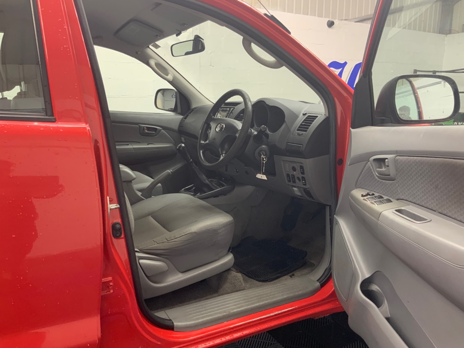 Used Toyota Hilux 2011 for sale - 77433905: Photo 9