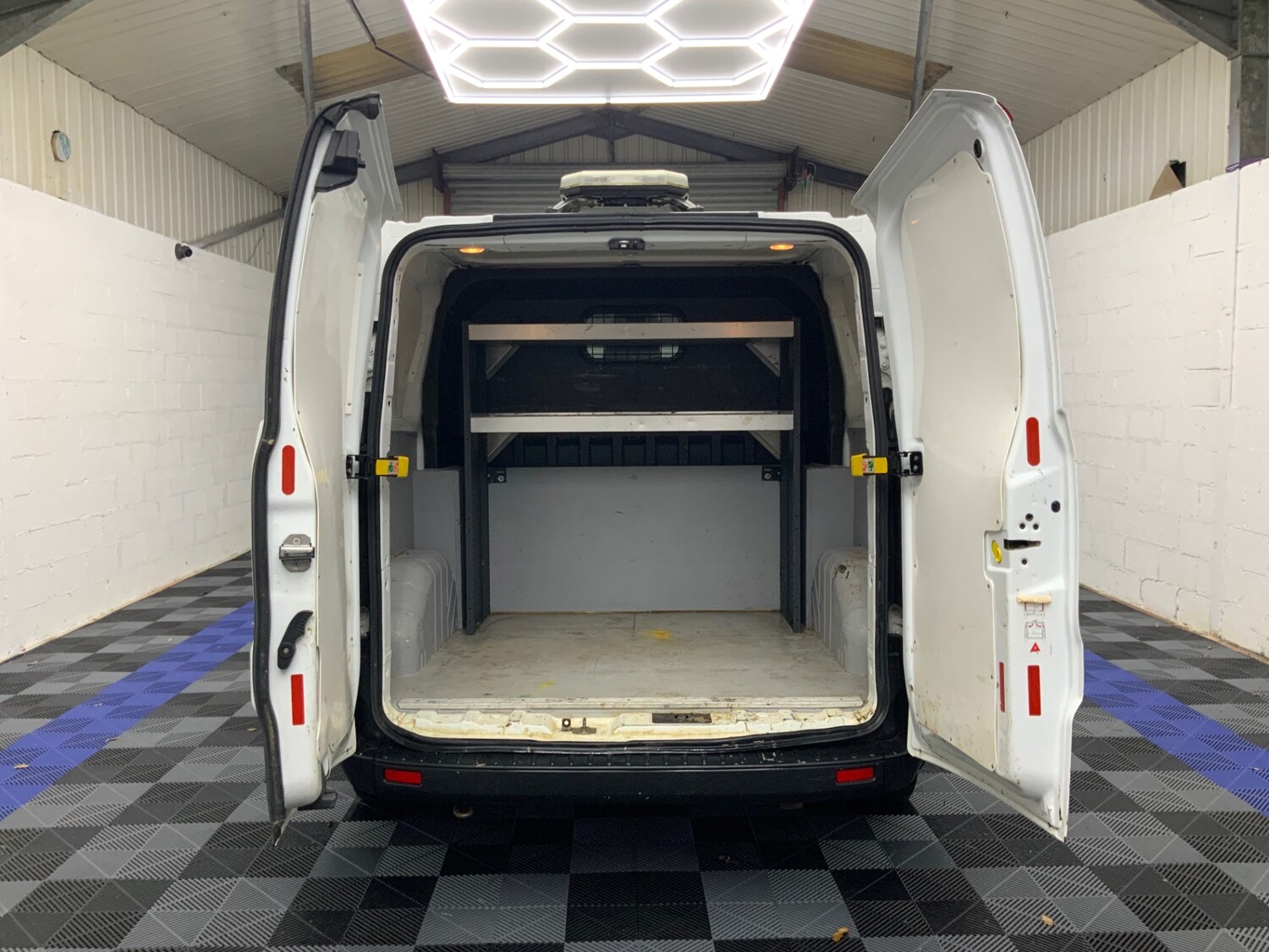 Used Ford Transit Custom 2020 for sale - 77208624: Photo 18