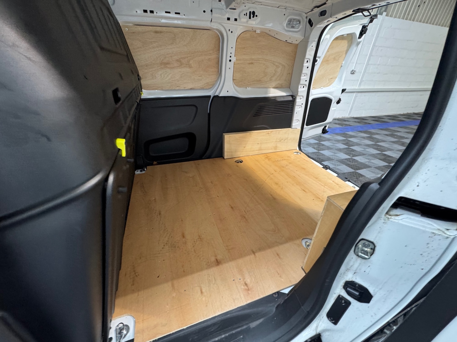 Used Peugeot Partner 2022 for sale - 76379059: Photo 17