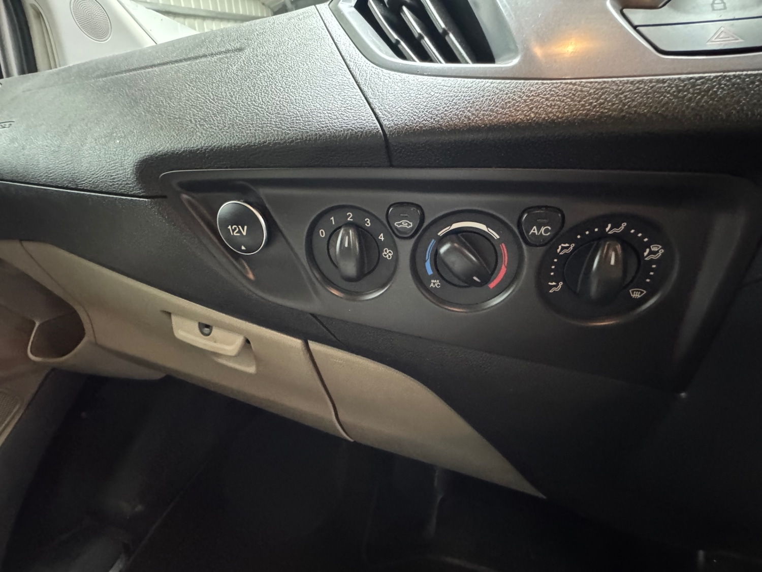 Used Ford Tourneo Custom 2015 for sale - 76921551: Photo 17