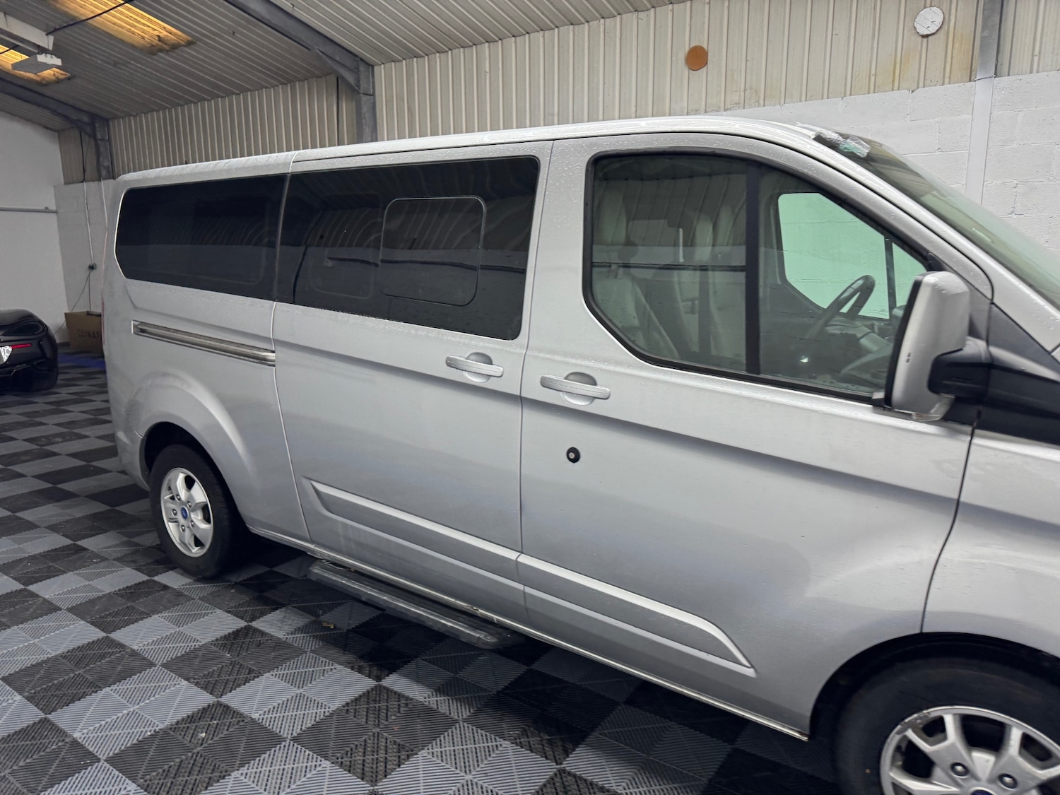 Used Ford Tourneo Custom 2015 for sale - 76921551: Photo 2