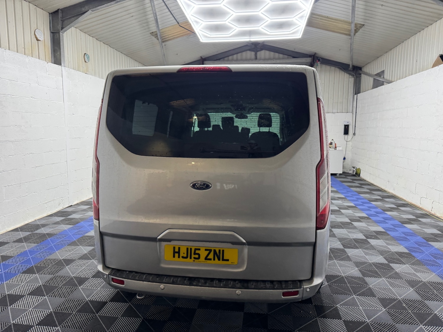 Used Ford Tourneo Custom 2015 for sale - 76921551: Photo 4