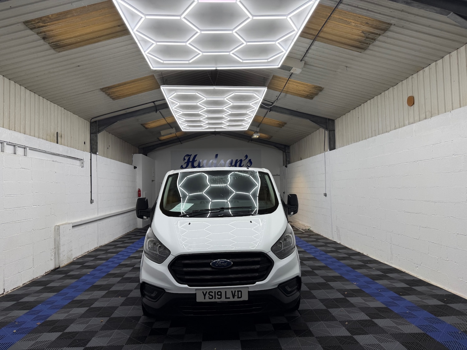 Used Ford Transit Custom 2019 for sale - 77687563: Photo 2