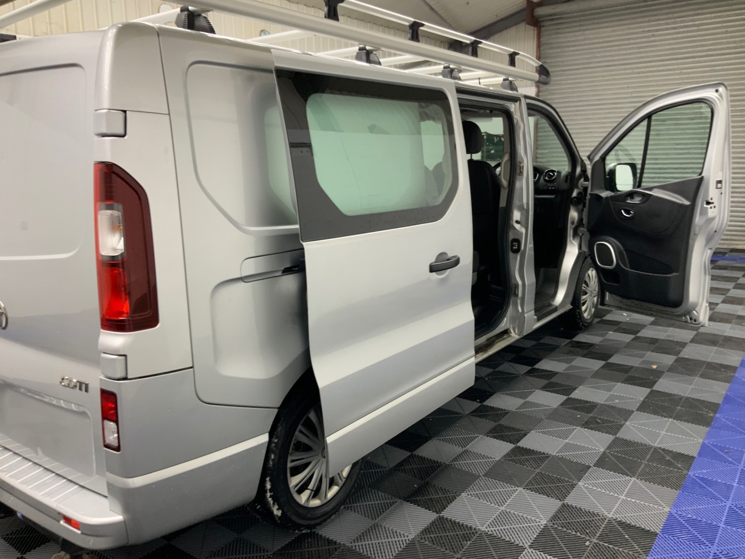 Used Vauxhall Vivaro 2016 for sale - 77114277: Photo 19