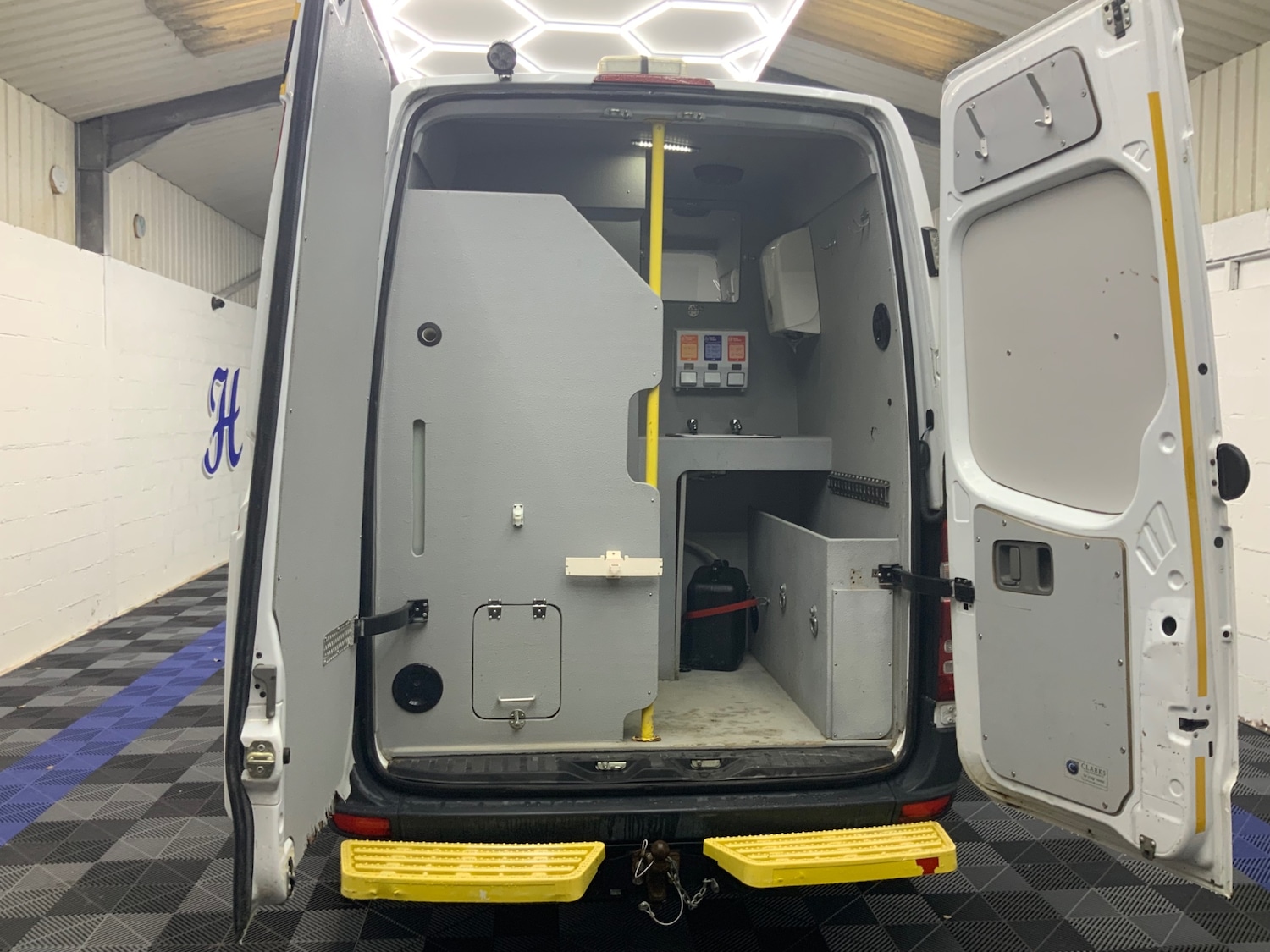 Used Mercedes-Benz Sprinter 2015 for sale - 77687785: Photo 8