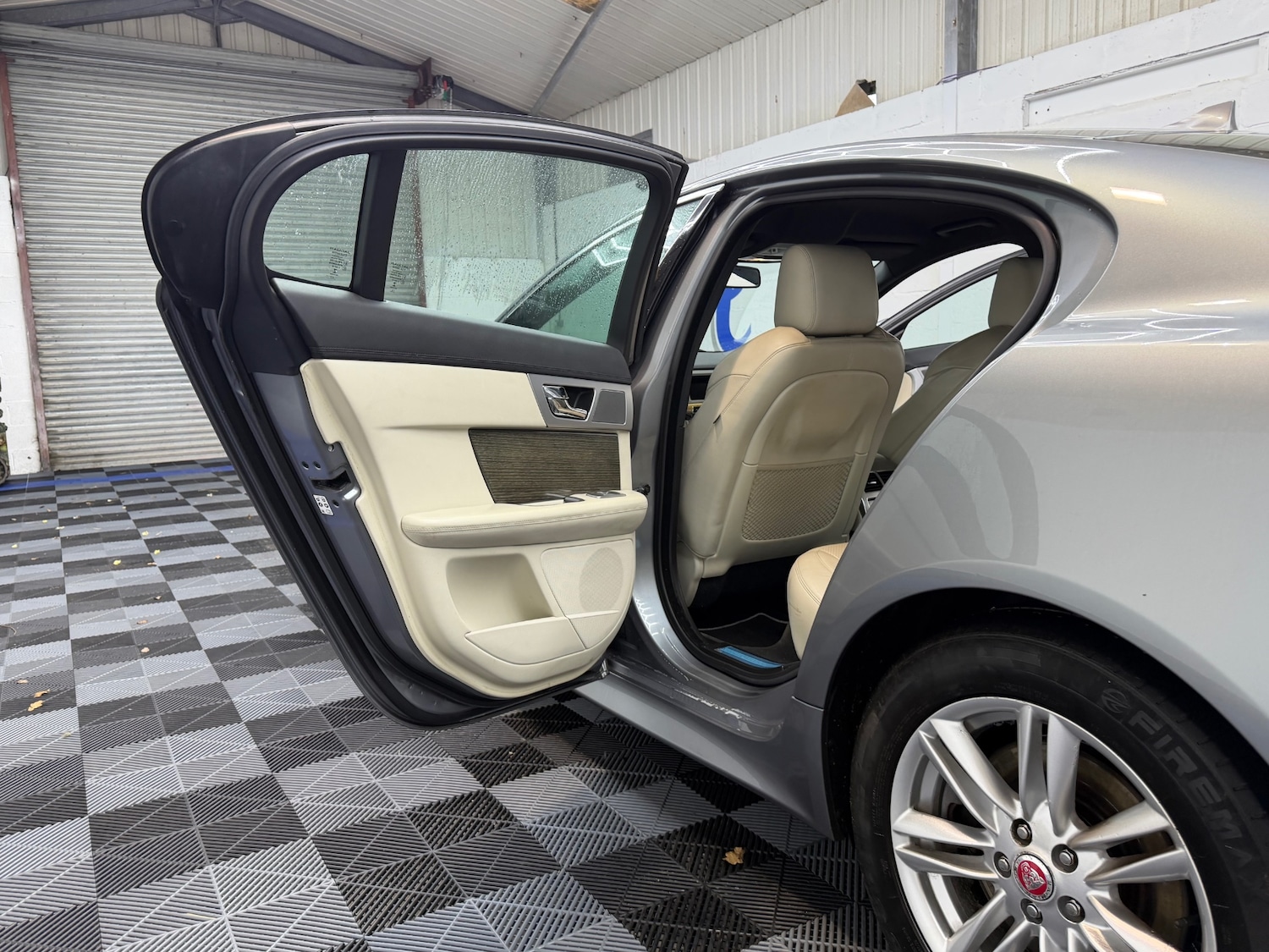 Used Jaguar XF 2013 for sale - 77687740: Photo 21