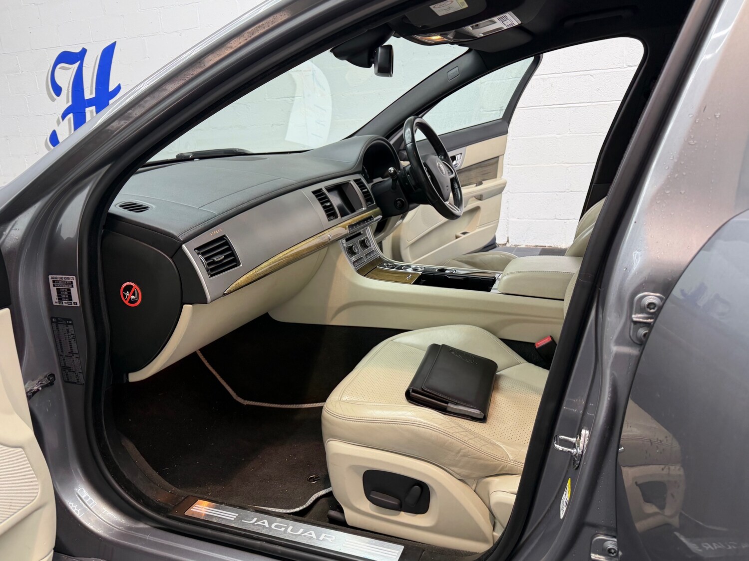 Used Jaguar XF 2013 for sale - 77687740: Photo 22