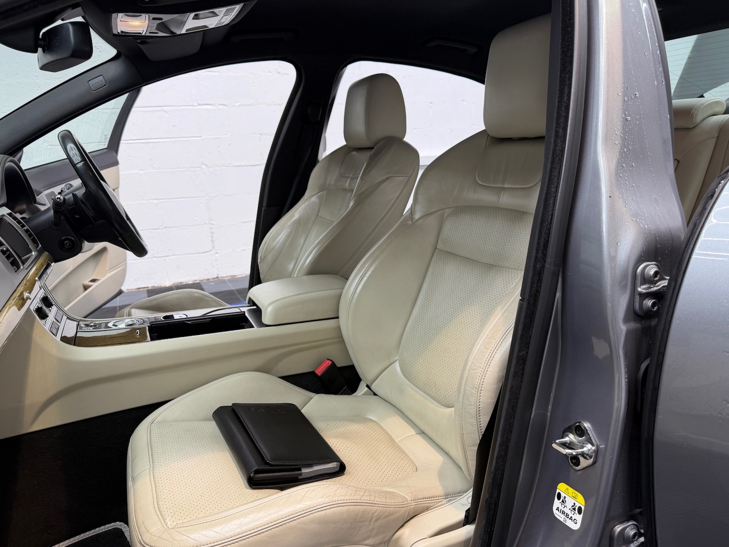 Used Jaguar XF 2013 for sale - 77687740: Photo 24