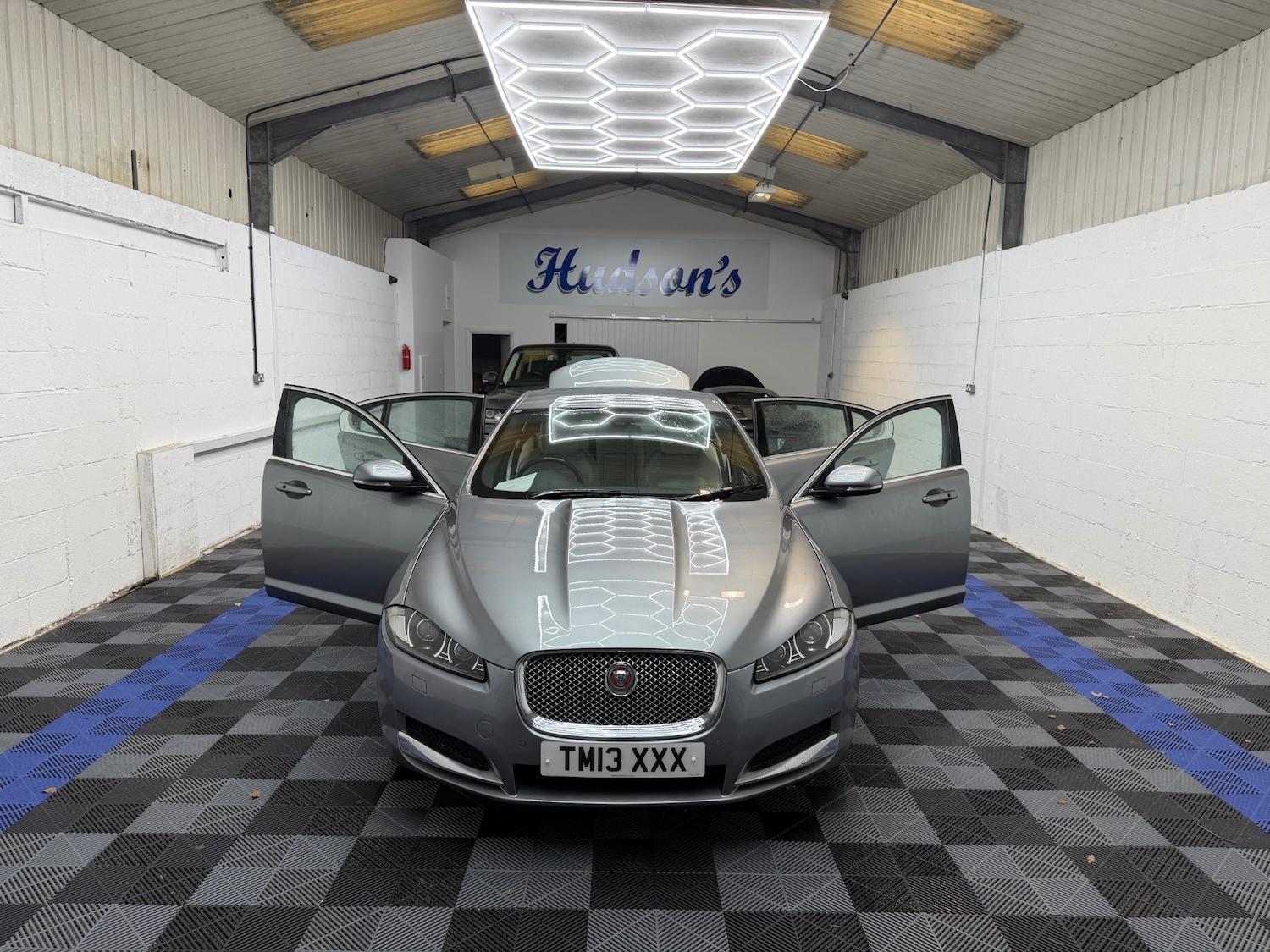 Used Jaguar XF 2013 for sale - 77687740: Photo 28