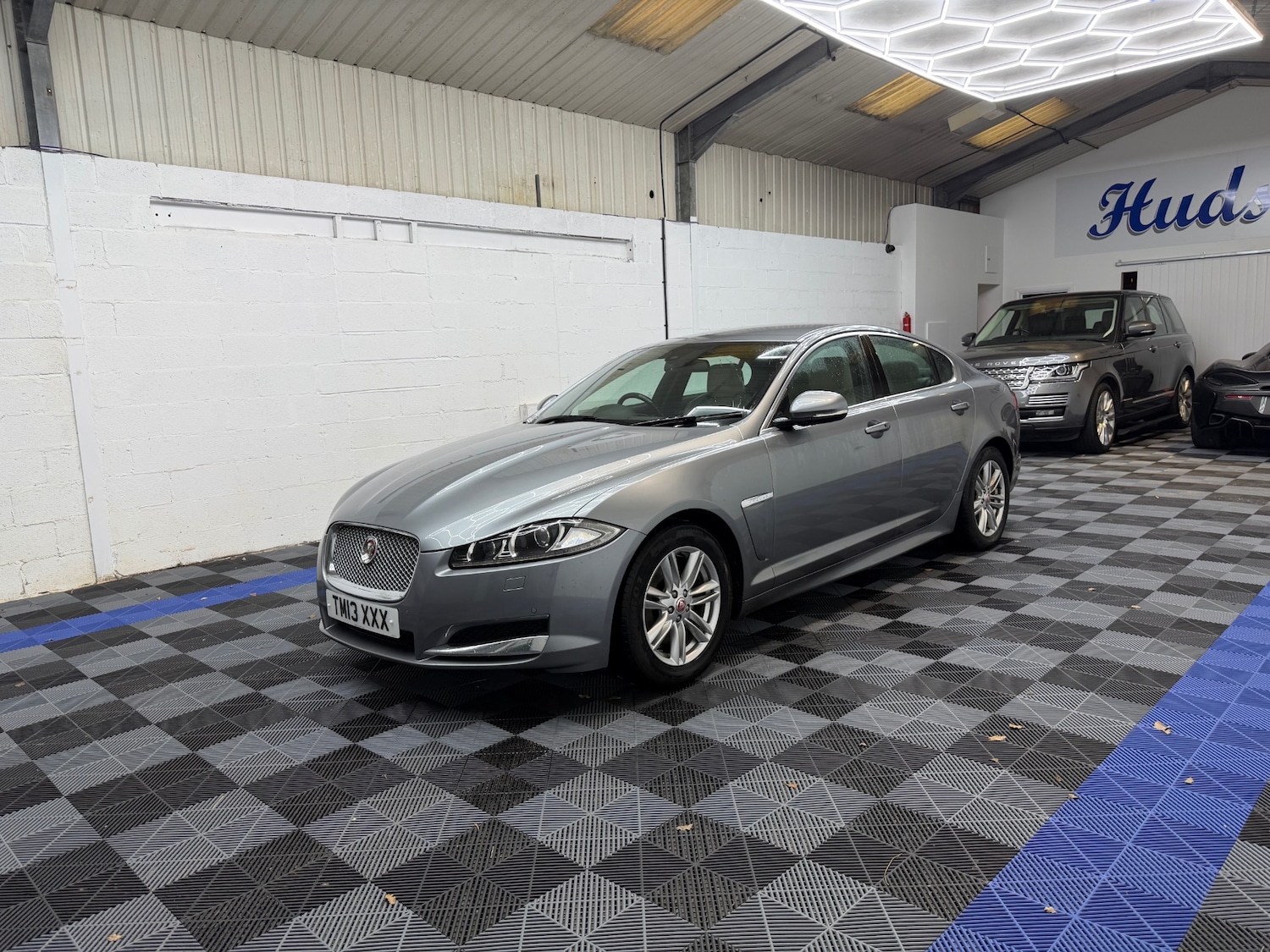 Used Jaguar XF 2013 for sale - 77687740: Photo 3