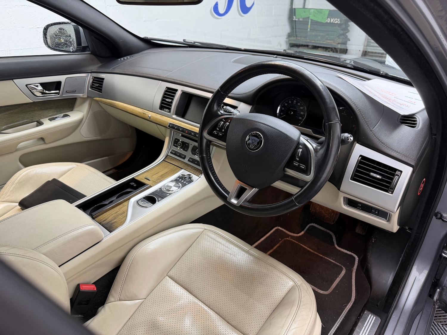 Used Jaguar XF 2013 for sale - 77687740: Photo 9