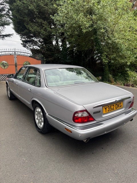 Used Jaguar XJ 2001 for sale - 75640945: Photo 2