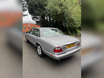 Used Jaguar XJ 2001 for sale - 75640945: Photo