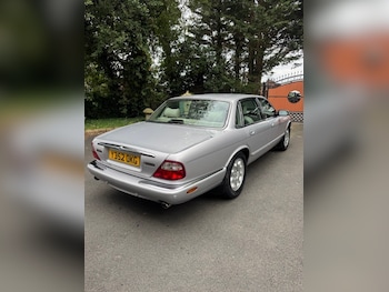 Used Jaguar XJ 2001 for sale - 75640945: Photo