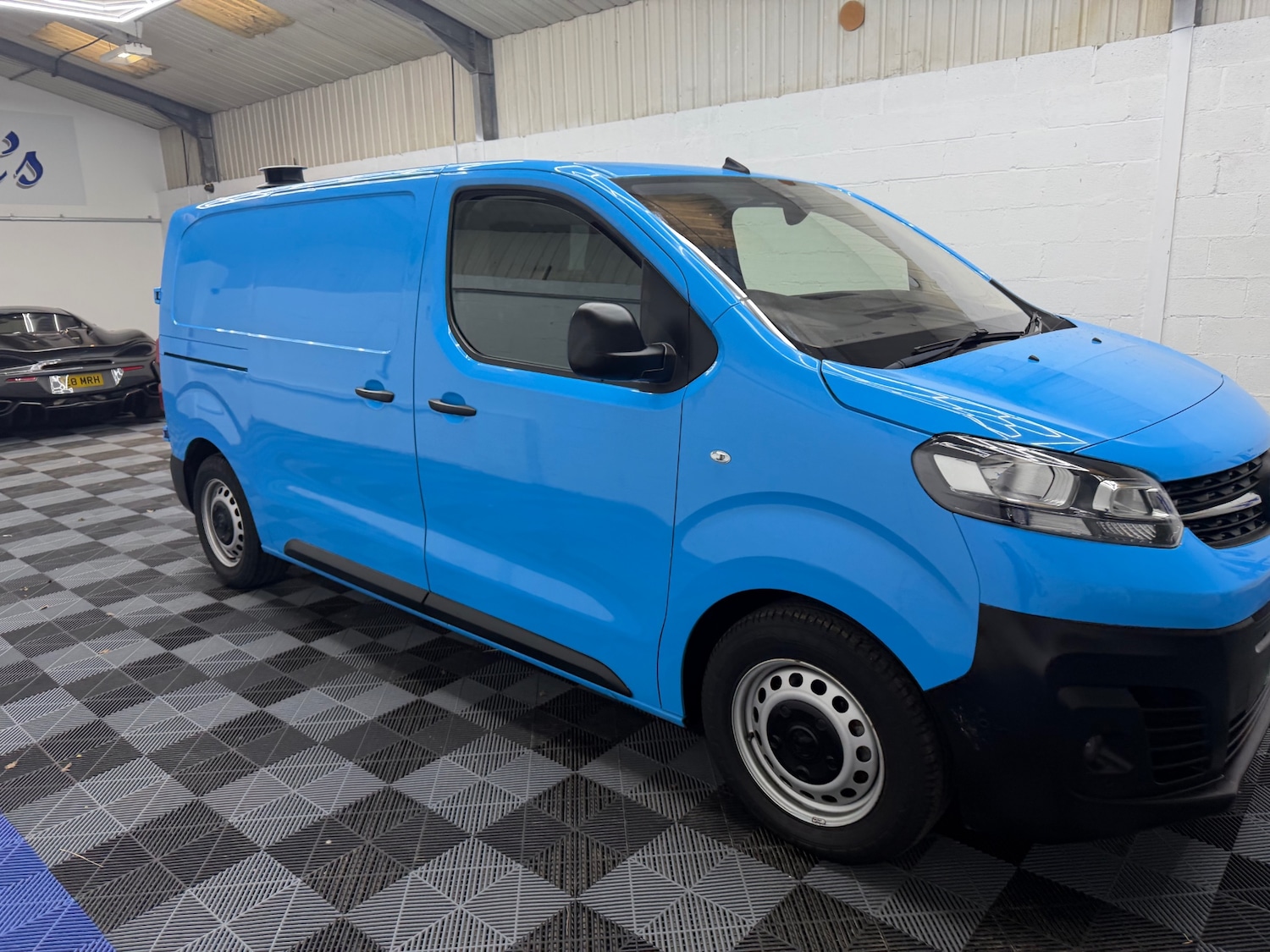 Used Vauxhall Vivaro 2022 for sale - 77915318: Photo 3