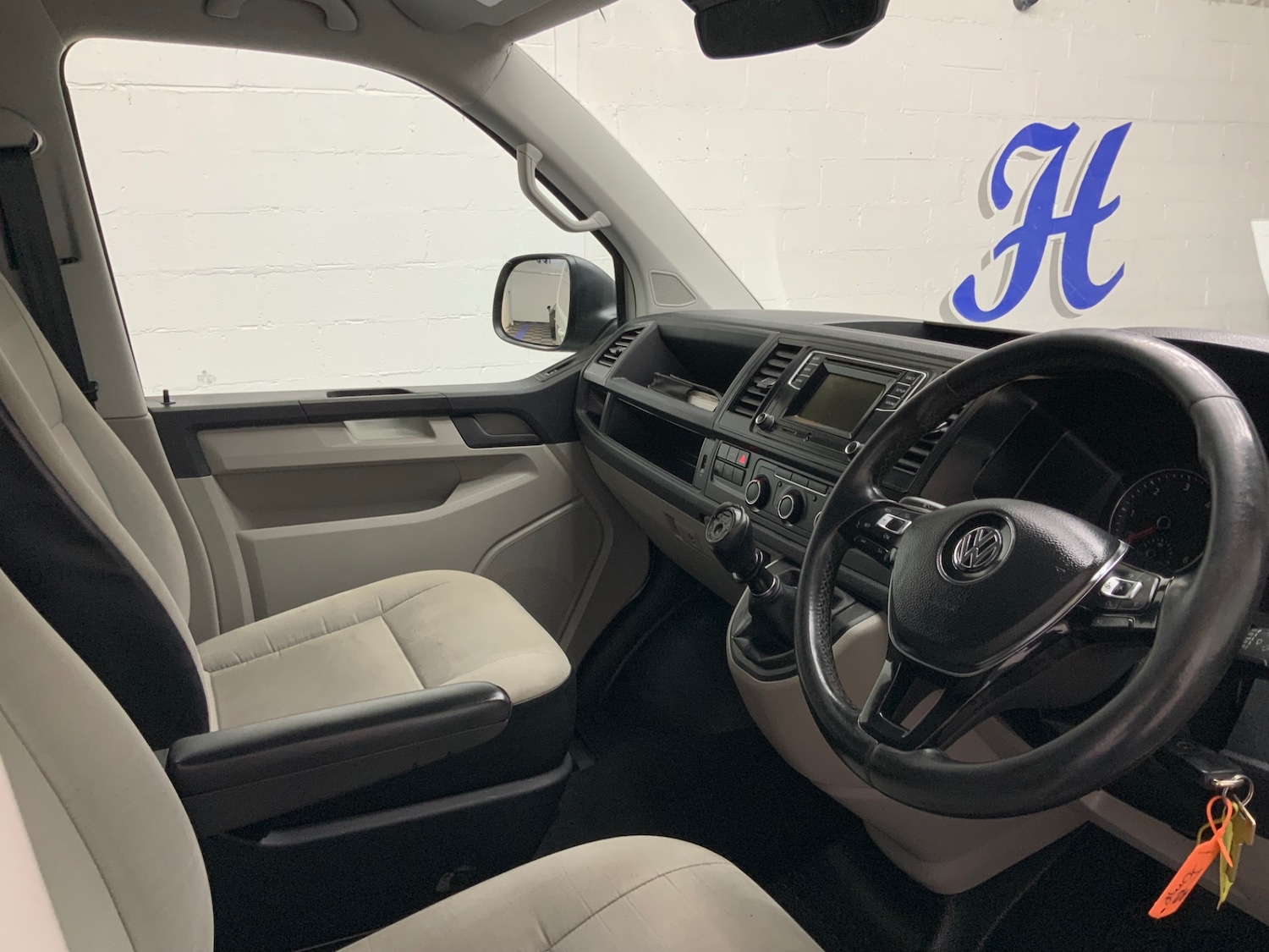 Used Volkswagen Transporter 2017 for sale - 77974026: Photo 11