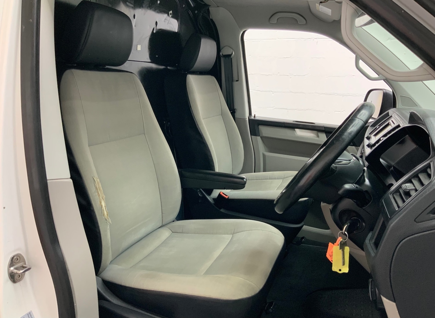 Used Volkswagen Transporter 2017 for sale - 77974026: Photo 12