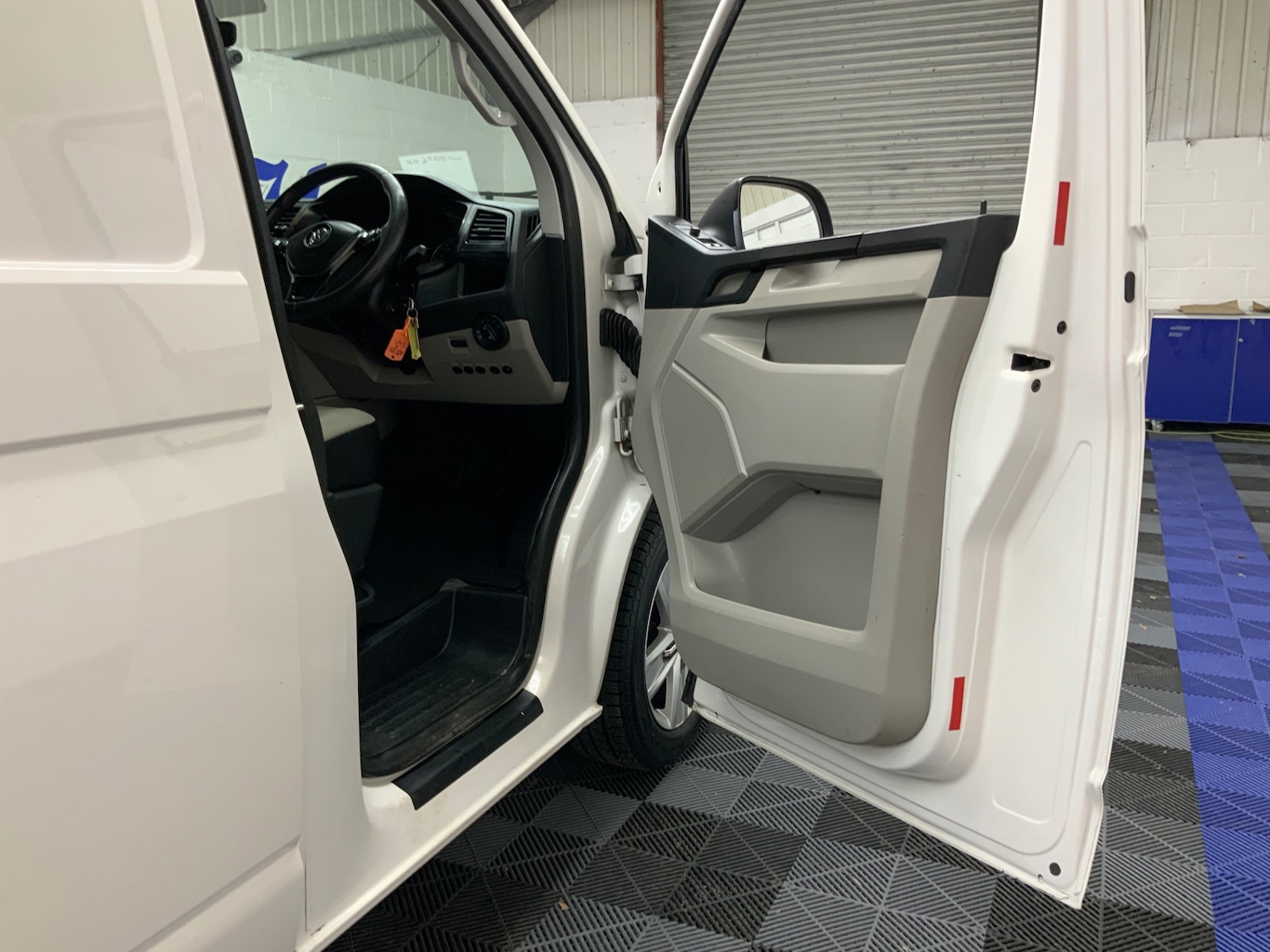 Used Volkswagen Transporter 2017 for sale - 77974026: Photo 13