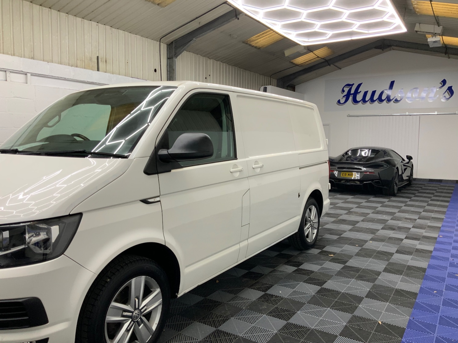 Used Volkswagen Transporter 2017 for sale - 77974026: Photo 3