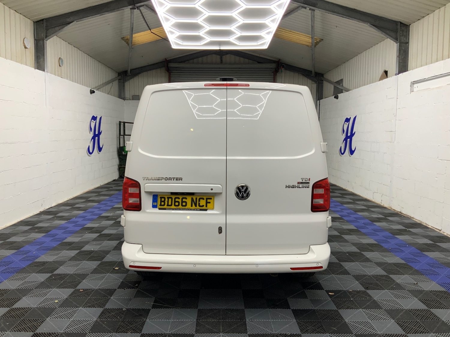 Used Volkswagen Transporter 2017 for sale - 77974026: Photo 5