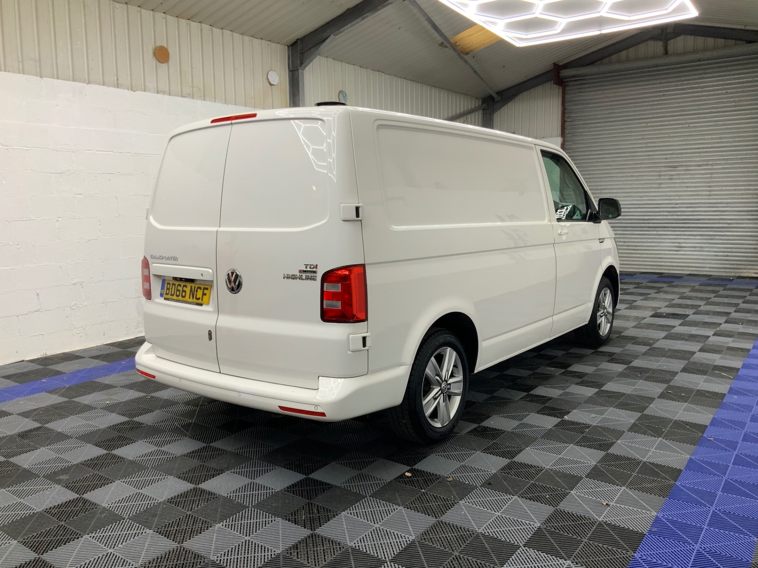 Used Volkswagen Transporter 2017 for sale - 77974026: Photo 8