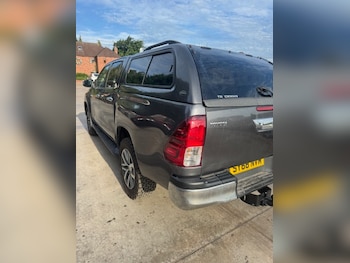 Used Toyota Hilux 2018 for sale - 75545301: Photo