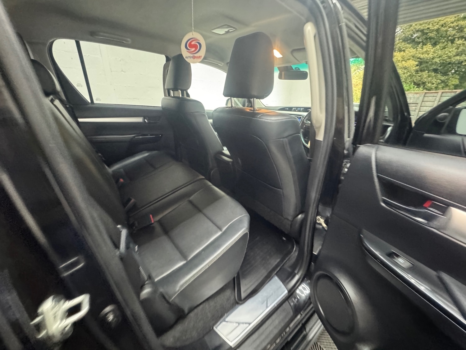 Used Toyota Hilux 2017 for sale - 76277117: Photo 19