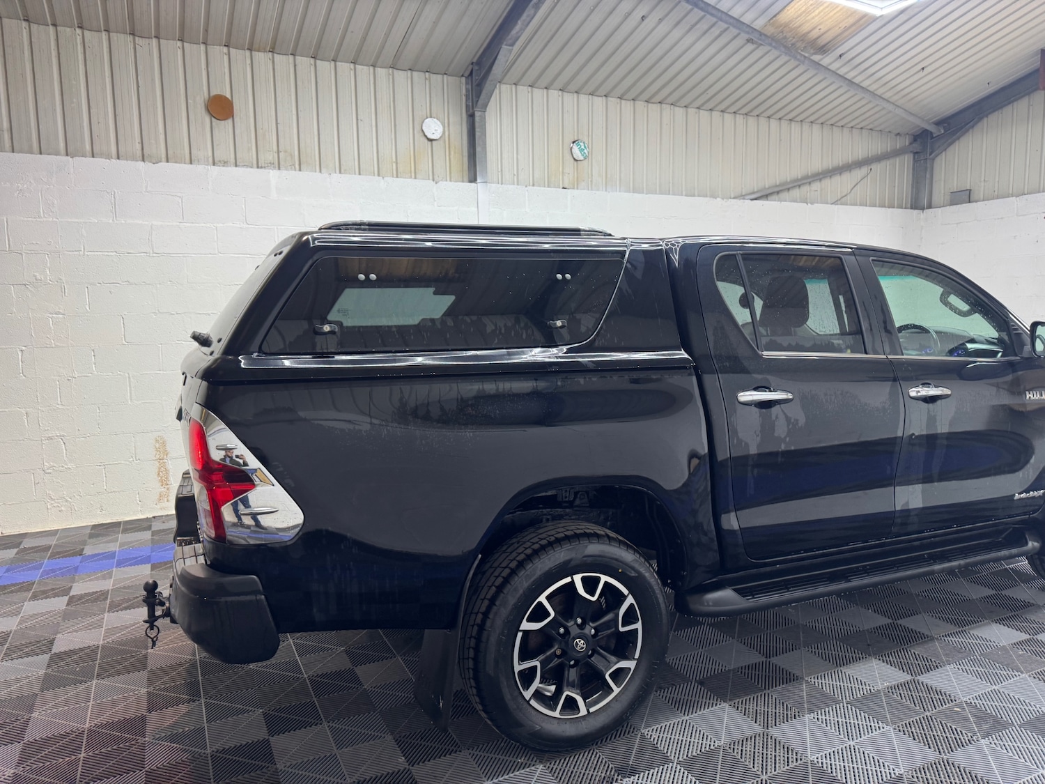 Used Toyota Hilux 2017 for sale - 76277117: Photo 2